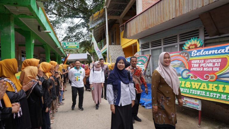 Masuk 5 besar Tingkat Nasional, Rumah DataKu Nagari Taratak Baru, Kecamatan Tanjung gadang Kabupaten Sijunjung Provinsi Sumatera Barat dikunjungi Tim Verifikasi Lapangan Apresiasi Insan Rumah DataKu Tingkat Nasional Tahun 2024