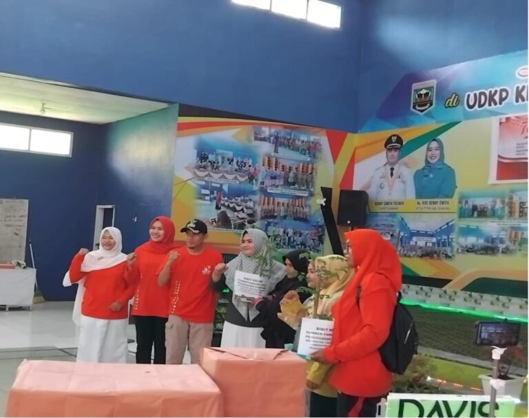 Aksi Bersama Cegah Stunting!  TPPS Kecamatan Tanjung Gadang  Bagikan Bibit Kelor